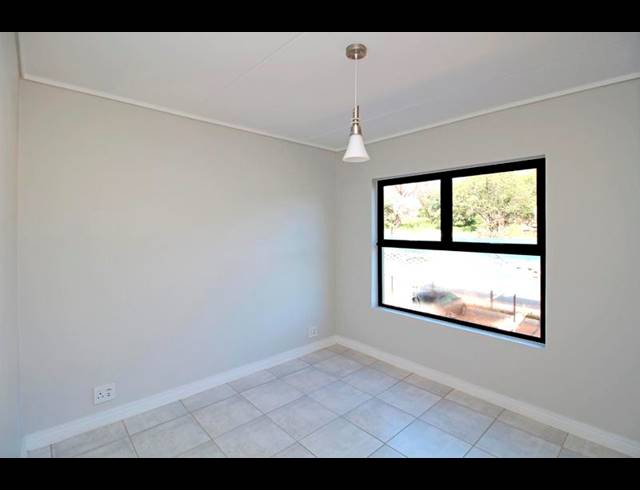 1 BEDROOM PROPERTY TO RENT IN LINBRO PARK